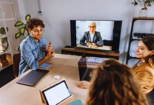 Impactos da Reforma Trabalhista 2025: mudanças no ambiente de trabalho e na jornada