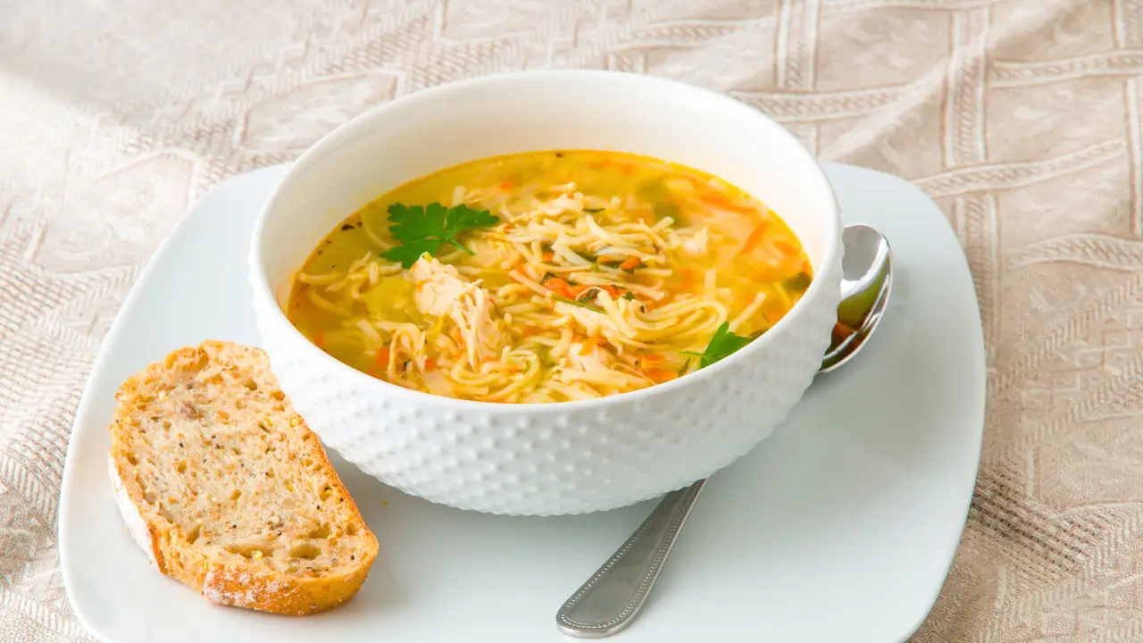 Sopas com Macarrão: 6 Receitas Aconchegantes para o Inverno