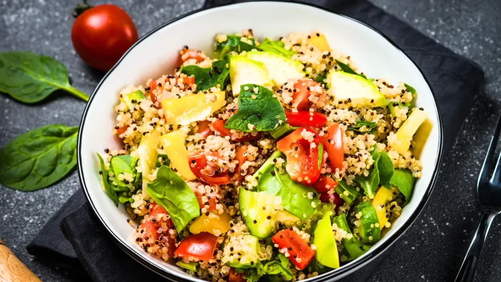 Salada morna de Quinoa com Legumes