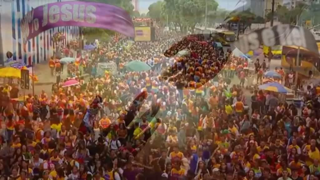 Marcha para Jesus 2025, com milhares de fiéis caminhando em celebração à sua fé.