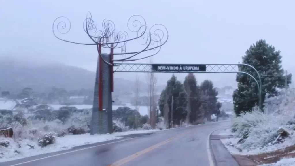 Neve em Santa Catarina e na Cidade de Ururpema.