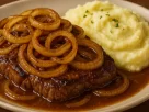 Bife acebolado da vovó é puro carinho em forma de comida