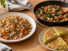 receitas fáceis para a semana: Três pratos sobre uma mesa: arroz com lentilha e cenoura, feijão-branco com couve e panqueca de abobrinha.